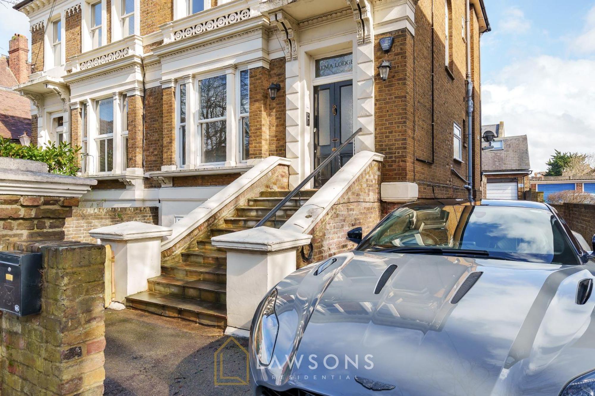 Loft Living By Lawsons With Parking Apartment Windsor Bagian luar foto